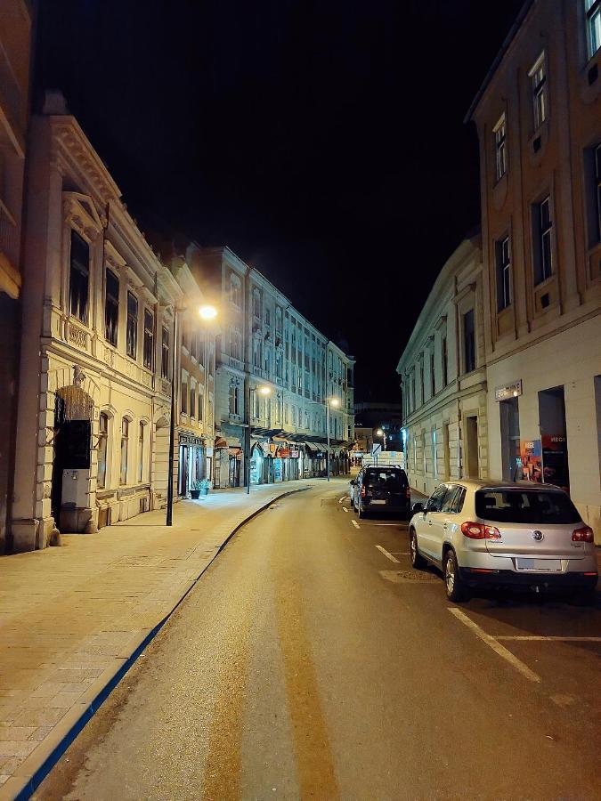Square 16 Apartman - Absolutely Central Location With Self Check In Σζομπαθέλι Εξωτερικό φωτογραφία