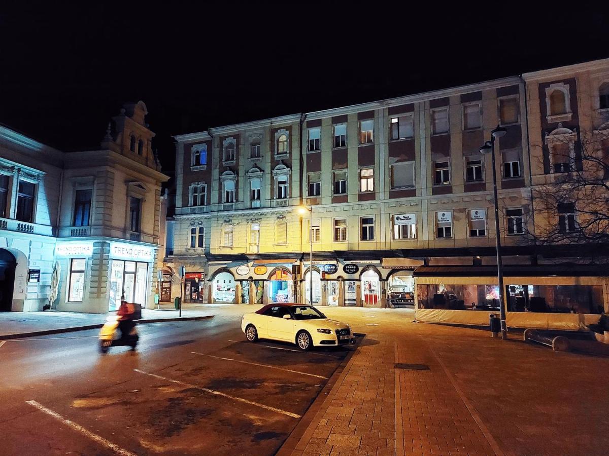 Square 16 Apartman - Absolutely Central Location With Self Check In Σζομπαθέλι Εξωτερικό φωτογραφία
