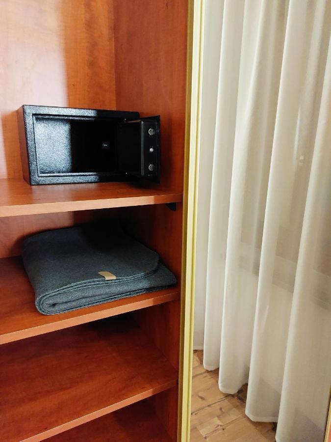 Square 16 Apartman - Absolutely Central Location With Self Check In Σζομπαθέλι Εξωτερικό φωτογραφία