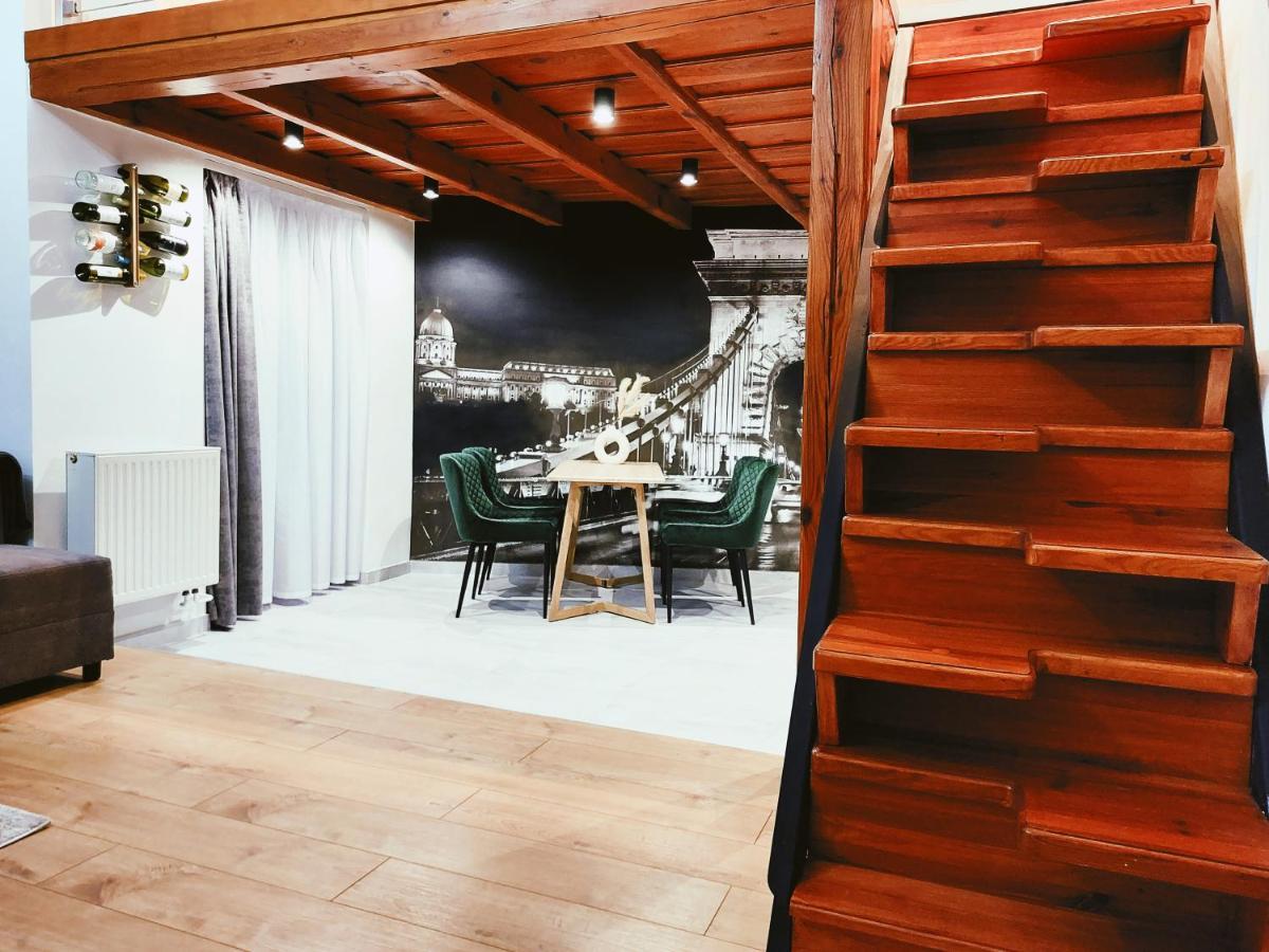 Square 16 Apartman - Absolutely Central Location With Self Check In Σζομπαθέλι Εξωτερικό φωτογραφία