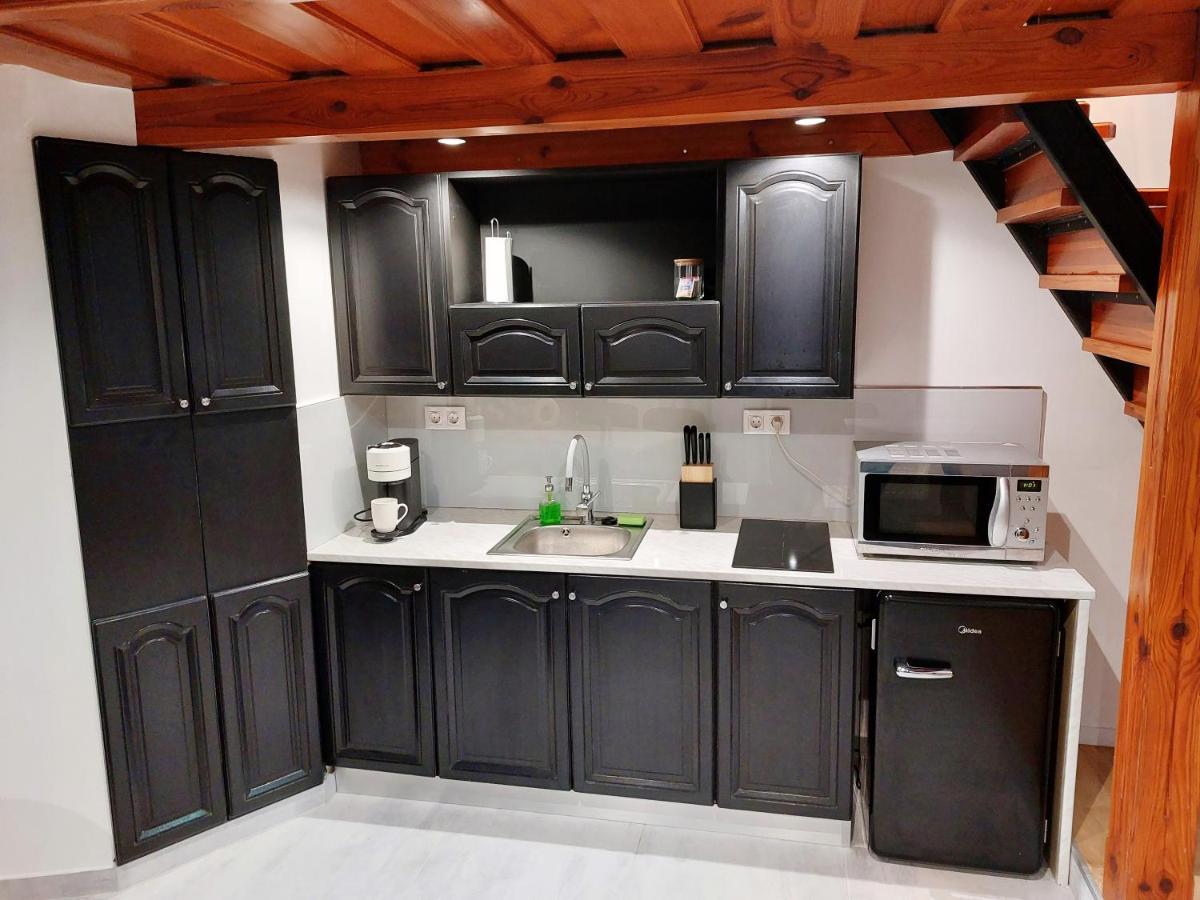 Square 16 Apartman - Absolutely Central Location With Self Check In Σζομπαθέλι Εξωτερικό φωτογραφία