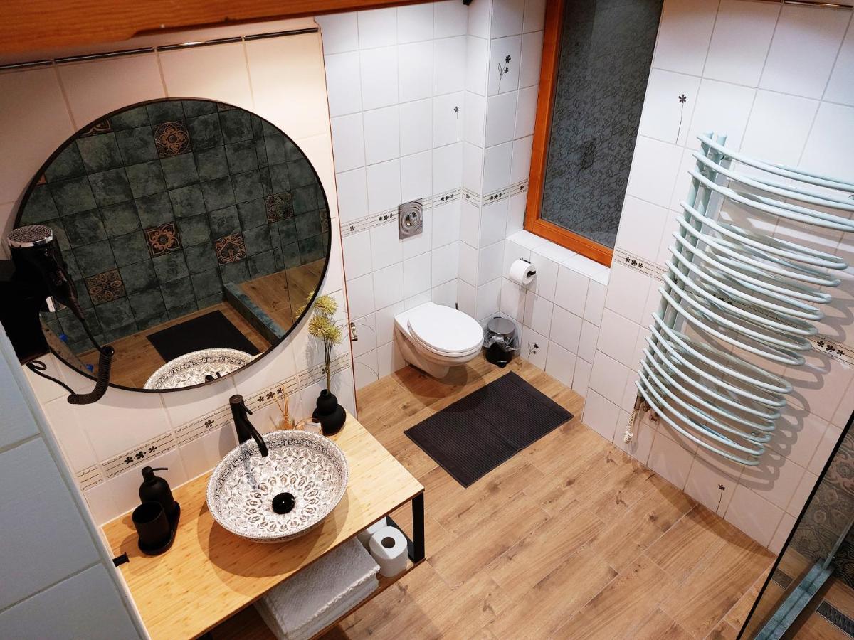 Square 16 Apartman - Absolutely Central Location With Self Check In Σζομπαθέλι Εξωτερικό φωτογραφία