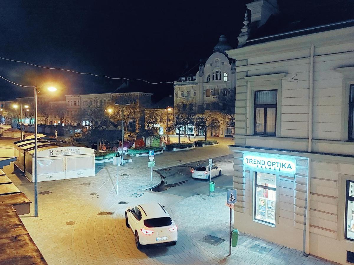 Square 16 Apartman - Absolutely Central Location With Self Check In Σζομπαθέλι Εξωτερικό φωτογραφία
