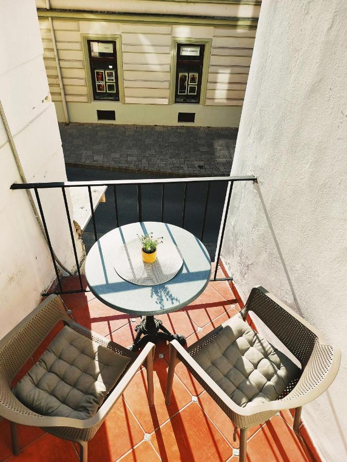 Square 16 Apartman - Absolutely Central Location With Self Check In Σζομπαθέλι Εξωτερικό φωτογραφία