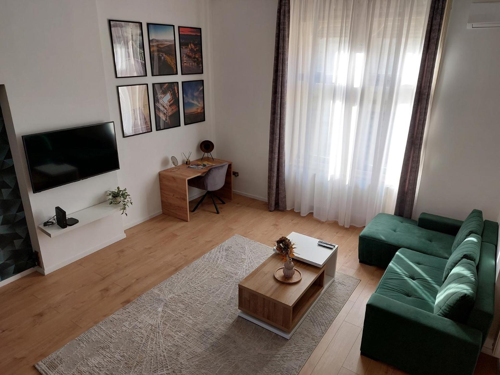 Square 16 Apartman - Absolutely Central Location With Self Check In Σζομπαθέλι Εξωτερικό φωτογραφία